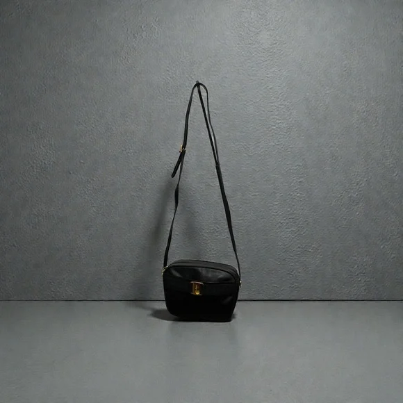 Salvatore Ferragamo Black Leather Bag - Picture 2 of 13